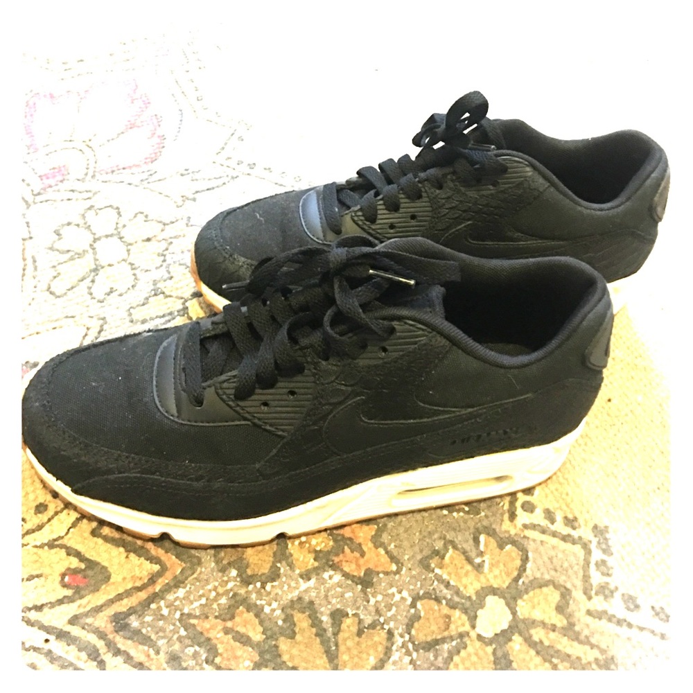 Nike snakeskin airmax